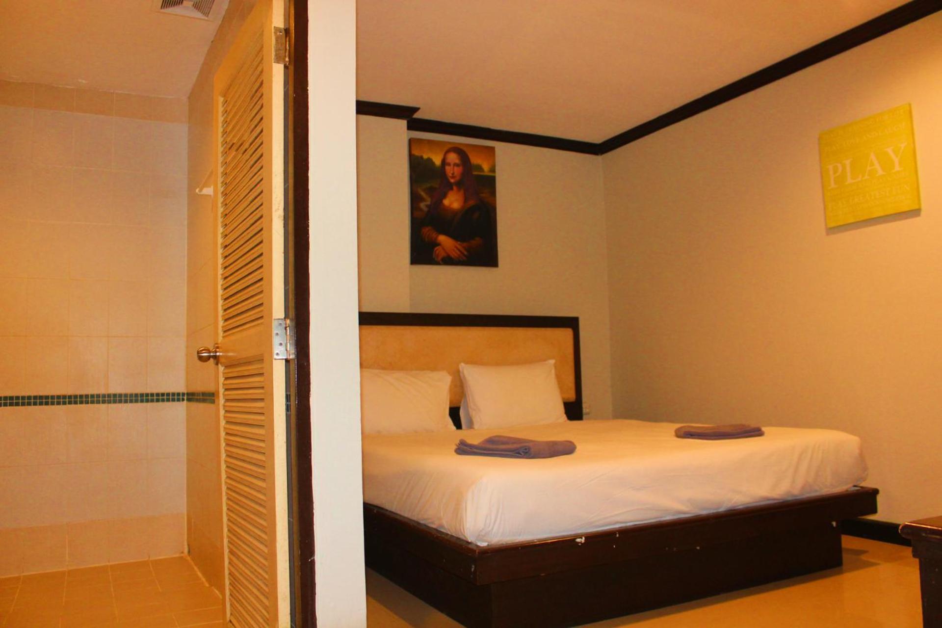 Hollywood Inn Hotel Patong Exterior foto